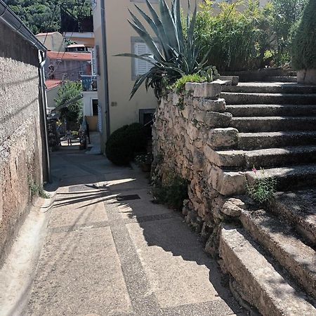 Apartment Desanti Валун Екстериор снимка